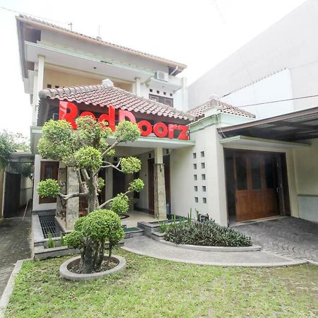 Reddoorz Plus @ Tegal Panggung Jogjakarta Buitenkant foto