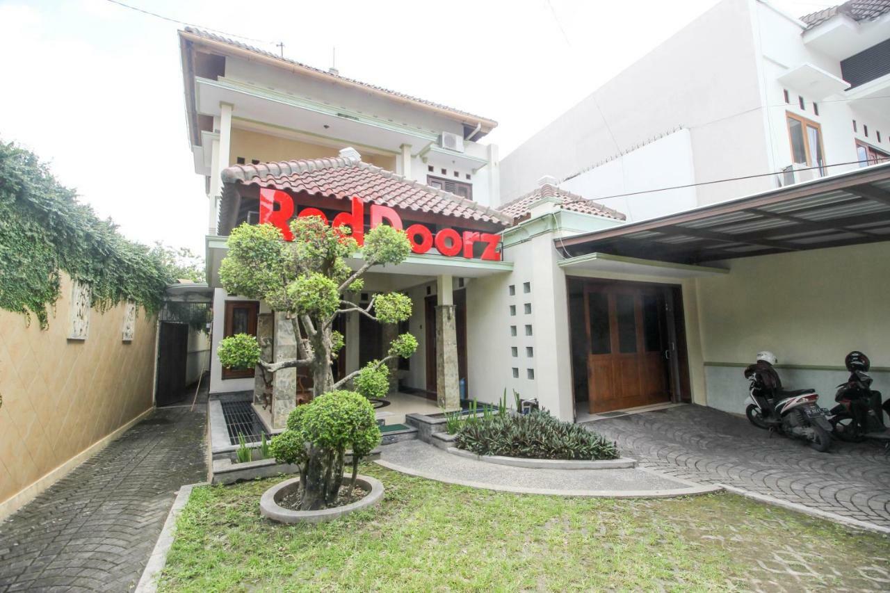Reddoorz Plus @ Tegal Panggung Jogjakarta Buitenkant foto