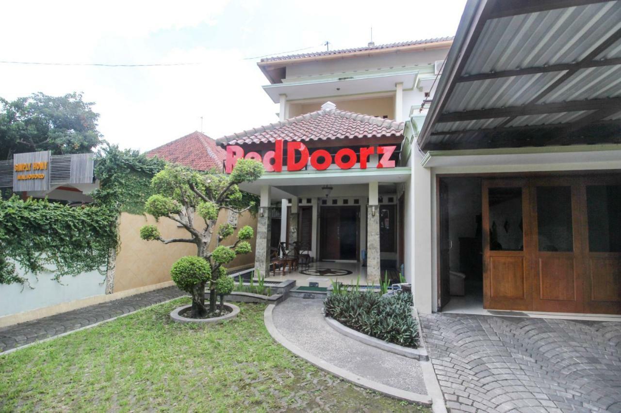 Reddoorz Plus @ Tegal Panggung Jogjakarta Buitenkant foto