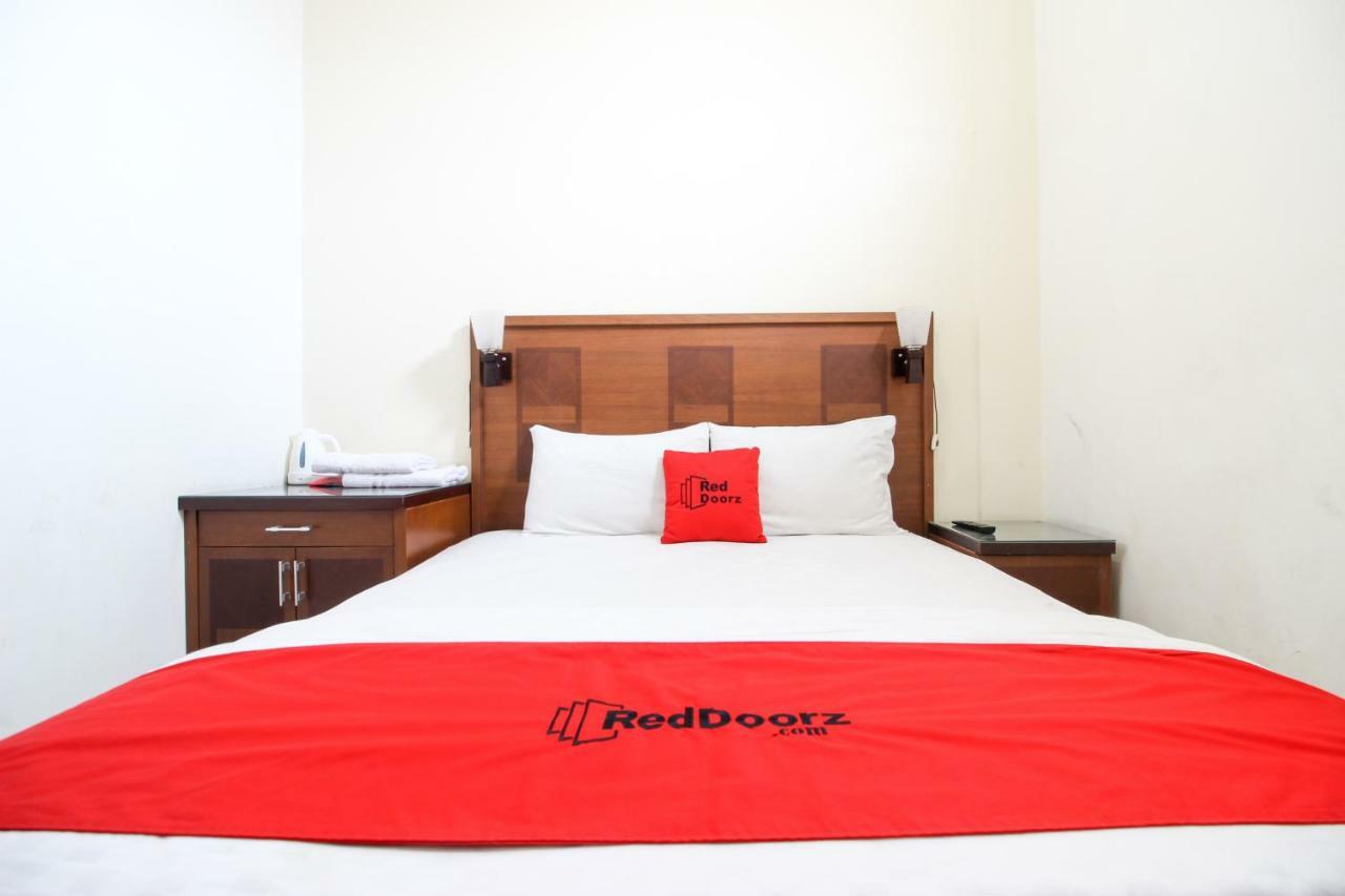 Reddoorz Plus @ Tegal Panggung Jogjakarta Buitenkant foto