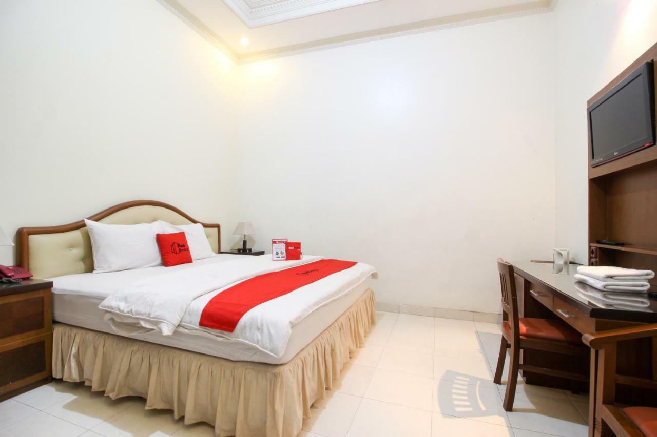 Reddoorz Plus @ Tegal Panggung Jogjakarta Buitenkant foto