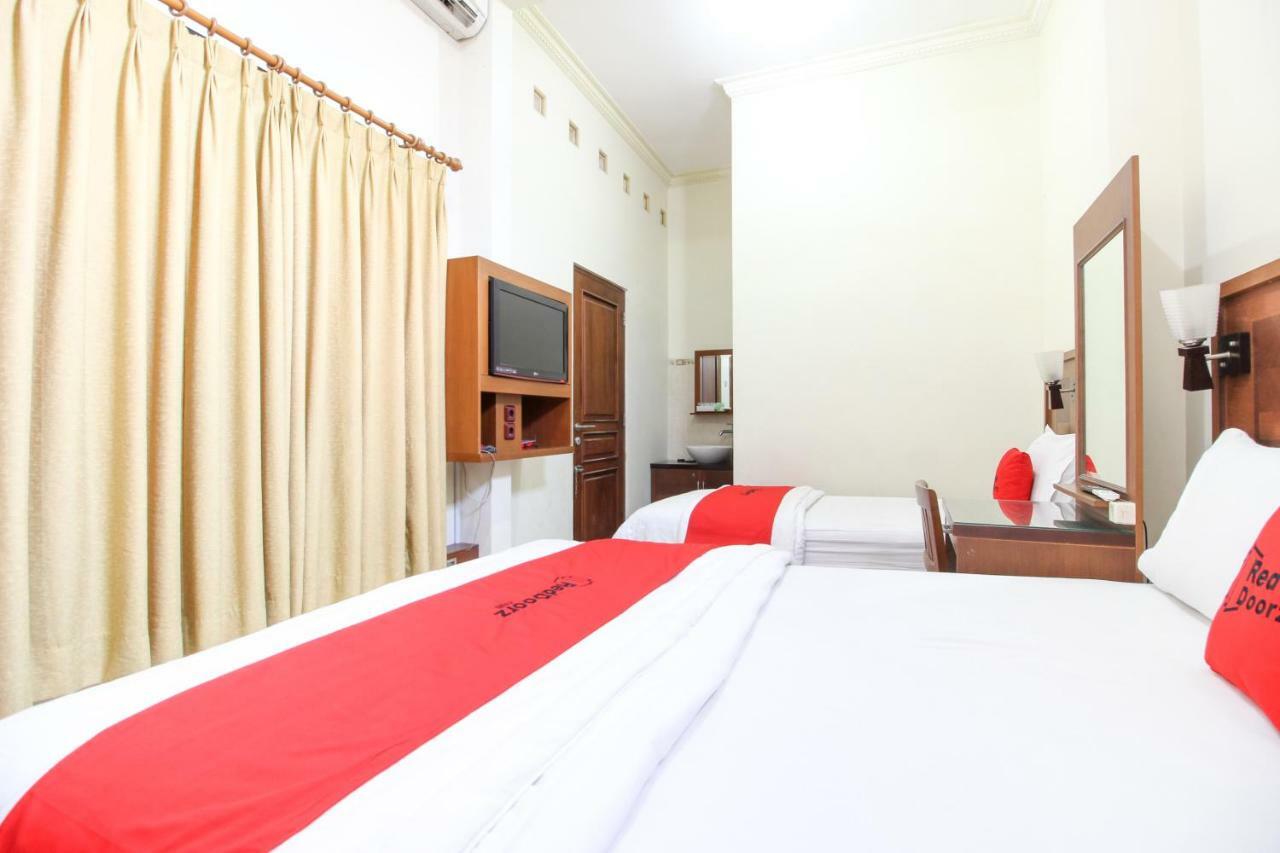 Reddoorz Plus @ Tegal Panggung Jogjakarta Buitenkant foto