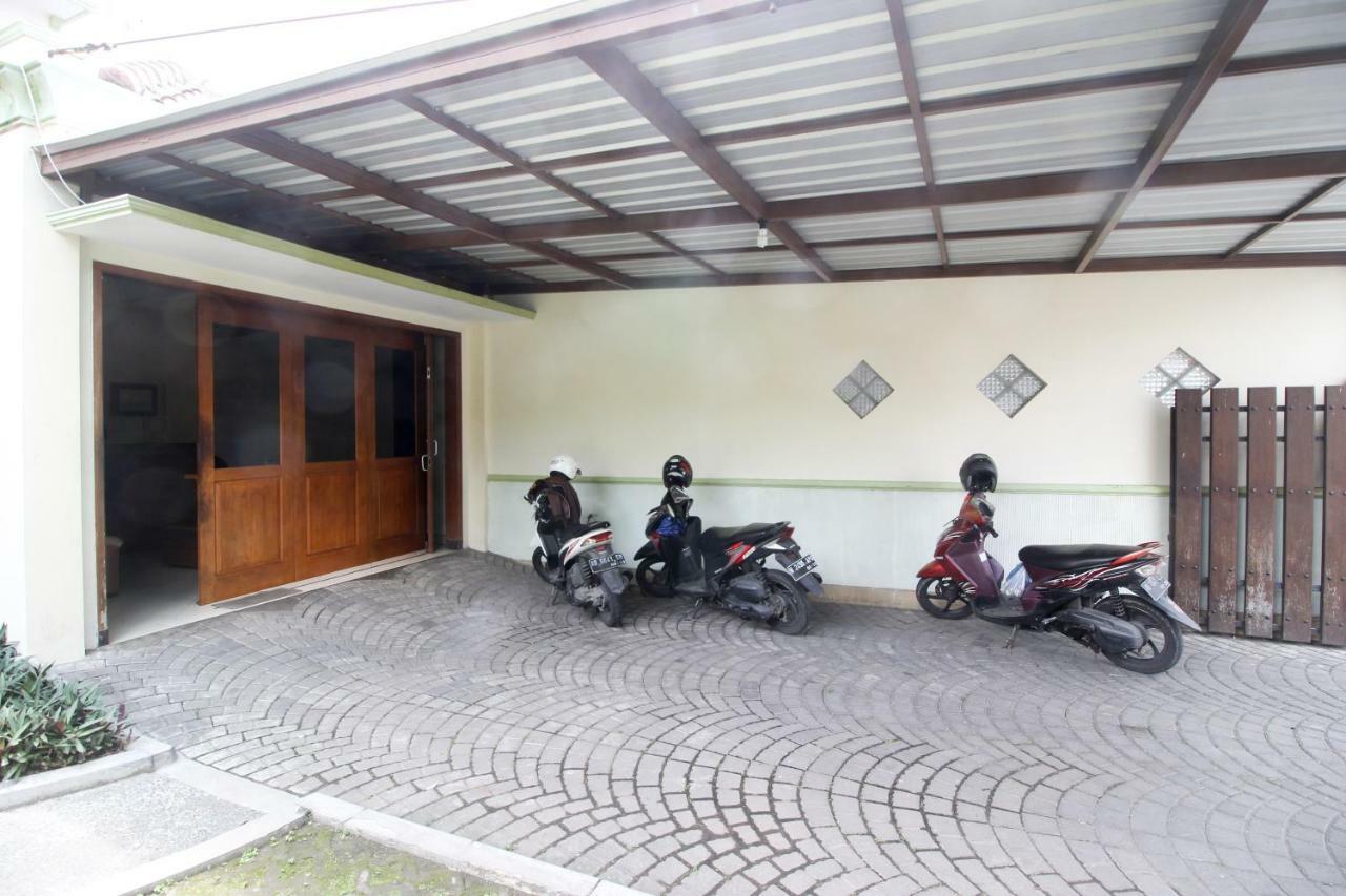 Reddoorz Plus @ Tegal Panggung Jogjakarta Buitenkant foto